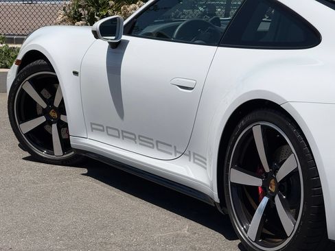 Used 2024 Porsche 911 Carrera S RWD image 16