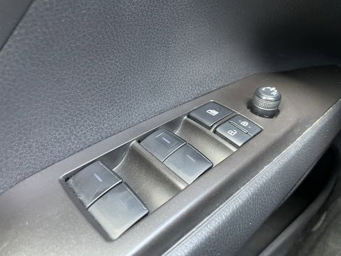 Used 2023 Toyota Camry SE image 21