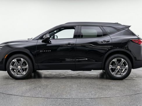 Used 2025 Chevrolet Blazer LT FWD image 5
