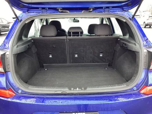 Used 2018 Hyundai Elantra GT image 8