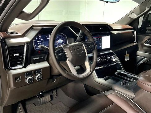 Used 2025 GMC Sierra 3500 Denali w/ Denali Reserve Package image 16