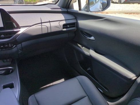 Used 2026 Lexus UX 300h FWD w/ Accessory Package (Z1) image 15