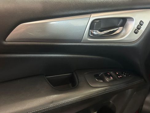 Used 2017 Nissan Pathfinder SL AWD/4WD image 12