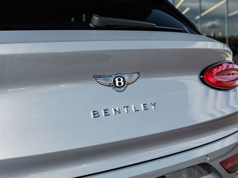 Certified 2022 Bentley Bentayga AWD/4WD image 10