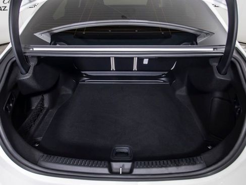Used 2024 Mercedes-Benz E 350 4MATIC Sedan image 5