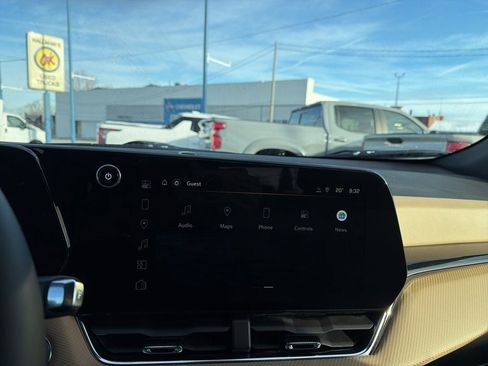 New 2026 Chevrolet Equinox ACTIV w/ Convenience Package III image 23