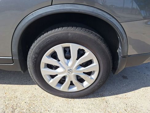 Used 2020 Nissan Rogue S image 23