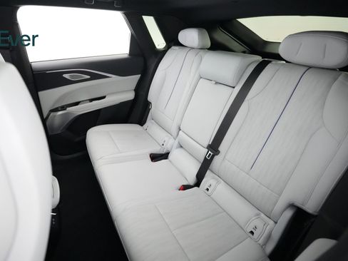 Used 2024 Cadillac Lyriq Luxury RWD image 24
