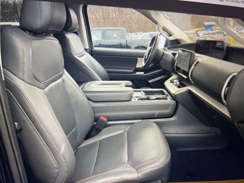 Used 2025 Ford Expedition Max Active image 9