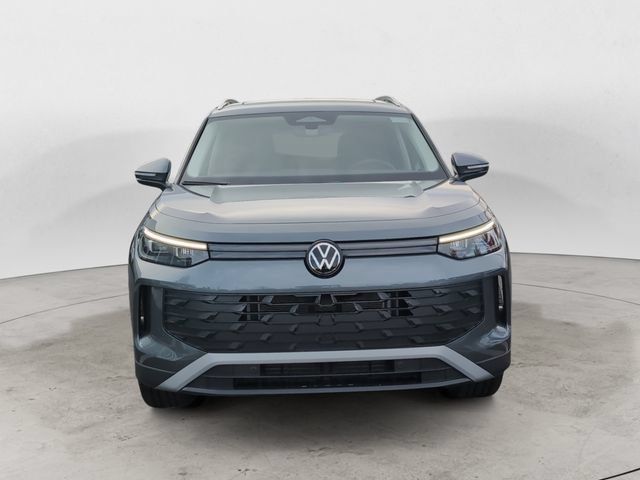 Certified 2026 Volkswagen Tiguan SE w/ Panoramic Sunroof Package AWD/4WD image 8