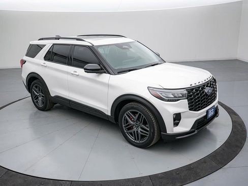 Certified 2025 Ford Explorer ST image 2