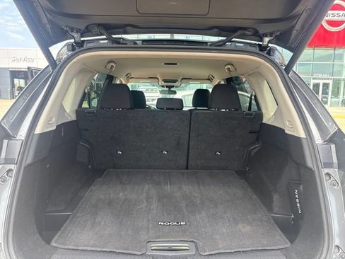 Used 2025 Nissan Rogue SV FWD image 17