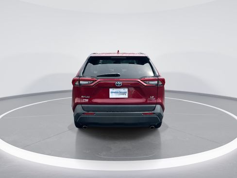 Used 2024 Toyota RAV4 LE AWD/4WD image 8