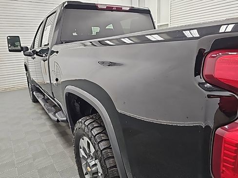 Used 2024 Chevrolet Silverado 2500 Custom w/ Custom Value Package image 6