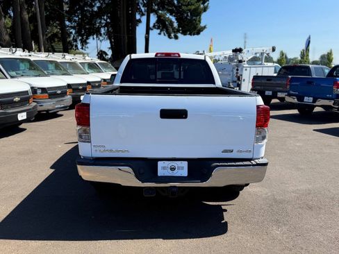 Used 2013 Toyota Tundra 4x4 Double Cab w/ Tow Pkg image 8