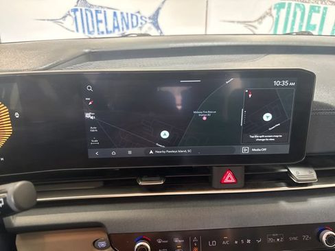 Used 2025 Kia Carnival EX FWD image 21
