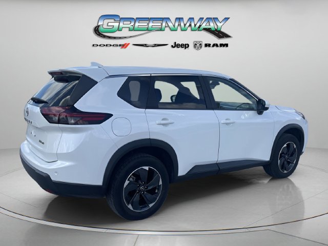 Used 2024 Nissan Rogue SV AWD/4WD image 4