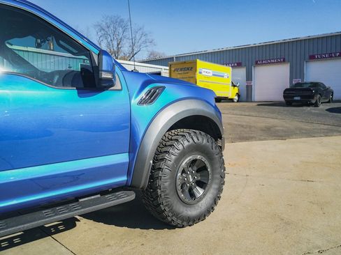 Used 2017 Ford F150 Raptor w/ Equipment Group 802A Luxury image 32