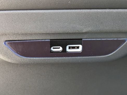 New 2026 Chrysler Pacifica Select FWD image 18