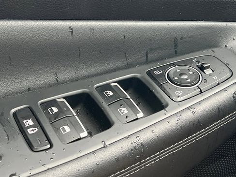 Used 2020 Hyundai Santa Fe Limited image 12