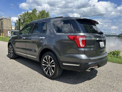 Used 2018 Ford Explorer Platinum AWD/4WD image 4