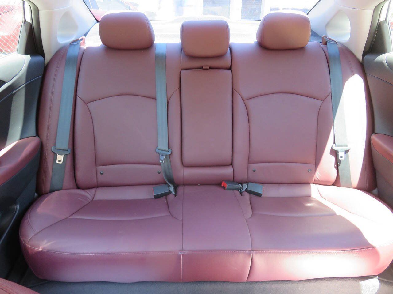 Used 2012 Hyundai Sonata Limited w/ Navigation Pkg FWD image 22