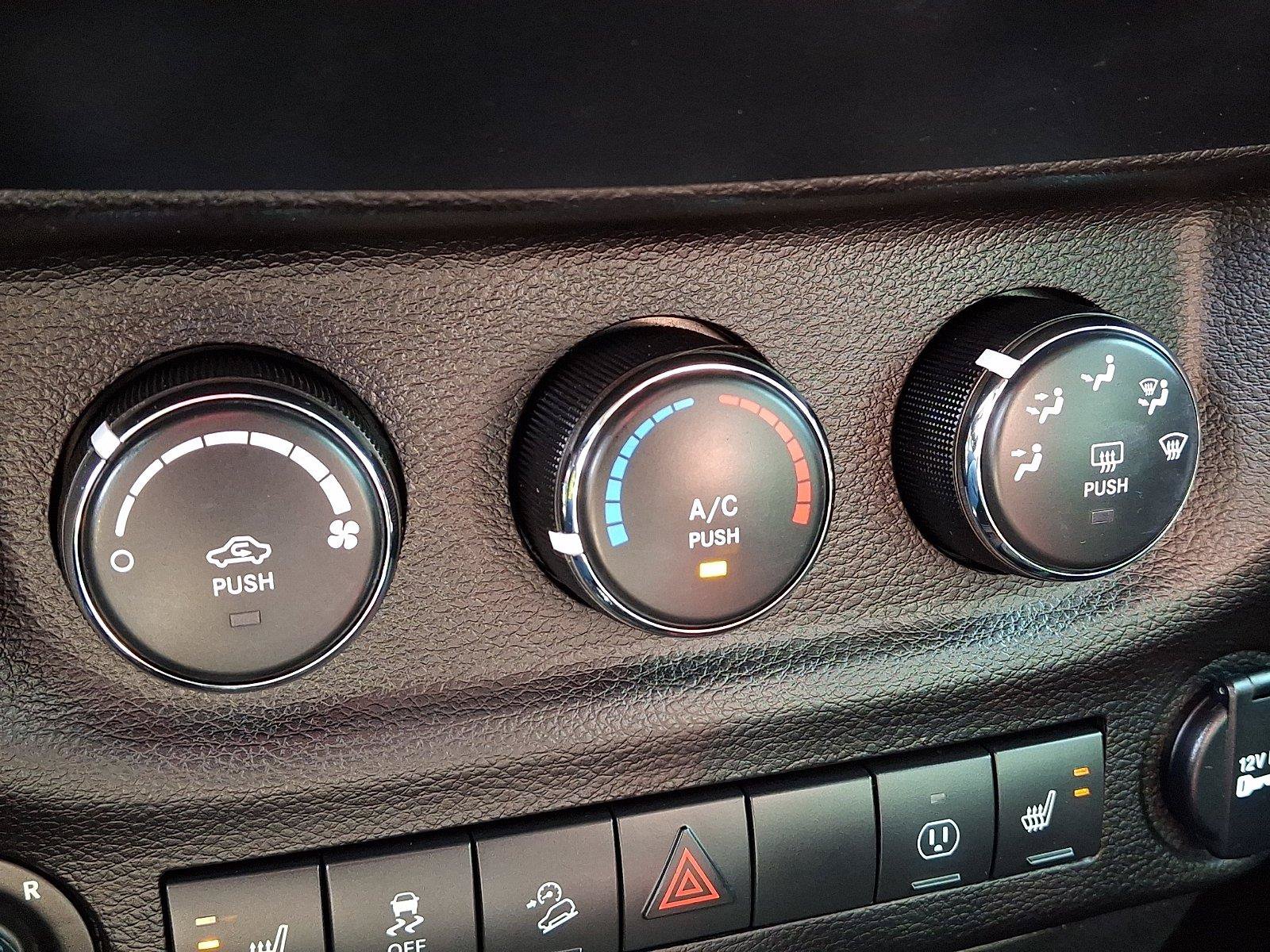 Used 2017 Jeep Wrangler Unlimited Sahara AWD/4WD image 16