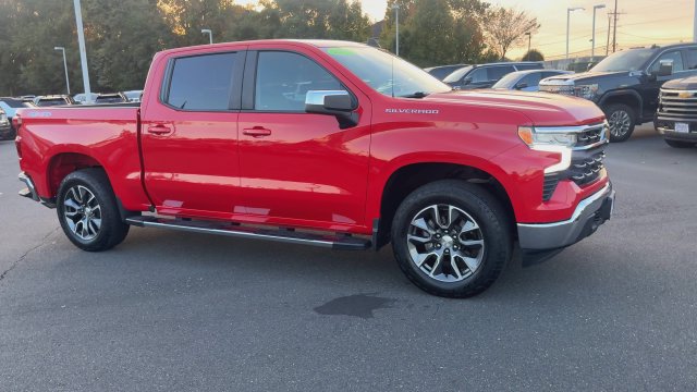 Used 2023 Chevrolet Silverado 1500 LT AWD/4WD image 2
