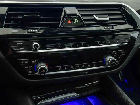 Certified 2022 BMW 530i w/ Convenience Package image 25