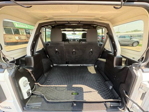 Used 2019 Jeep Wrangler Unlimited Sahara AWD/4WD image 25