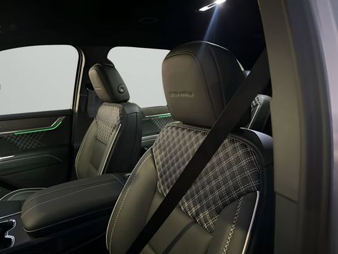 New 2026 GMC Acadia Denali w/ Super Cruise Package image 27