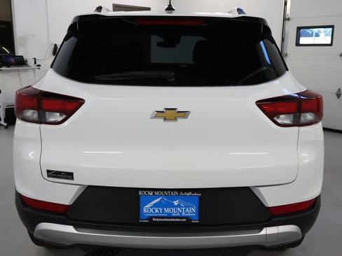 Used 2025 Chevrolet TrailBlazer LT AWD/4WD image 6