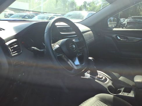 Used 2018 Nissan Rogue SV AWD/4WD image 23