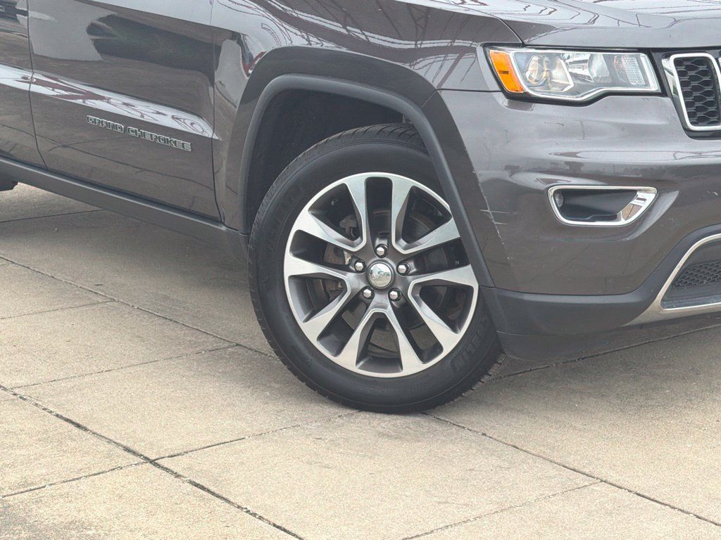 Used 2018 Jeep Grand Cherokee Limited AWD/4WD image 10