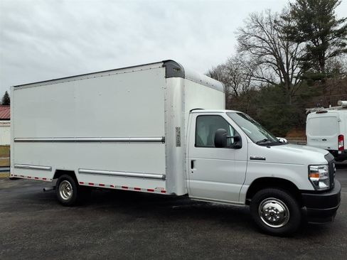 Used 2021 Ford E-350 and Econoline 350 Super Duty image 4