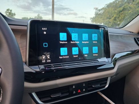 New 2026 Volkswagen Atlas SE FWD image 9