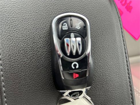 Used 2025 Buick Envista Avenir image 27