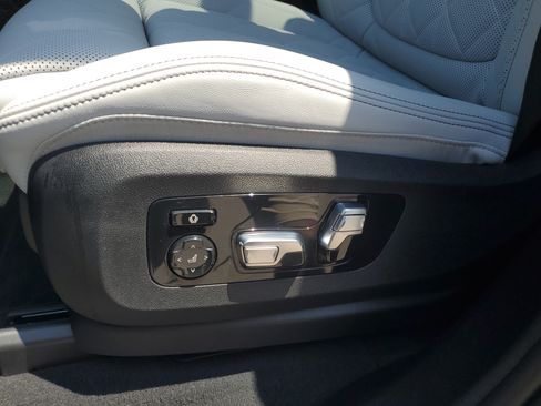 Certified 2024 BMW X5 xDrive40i w/ Premium Package AWD/4WD image 11
