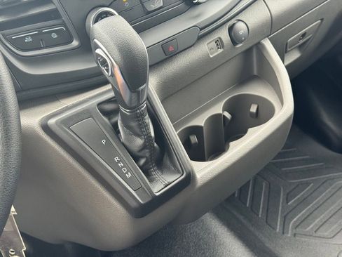 New 2025 Ford Transit 250 148 Medium Roof image 27