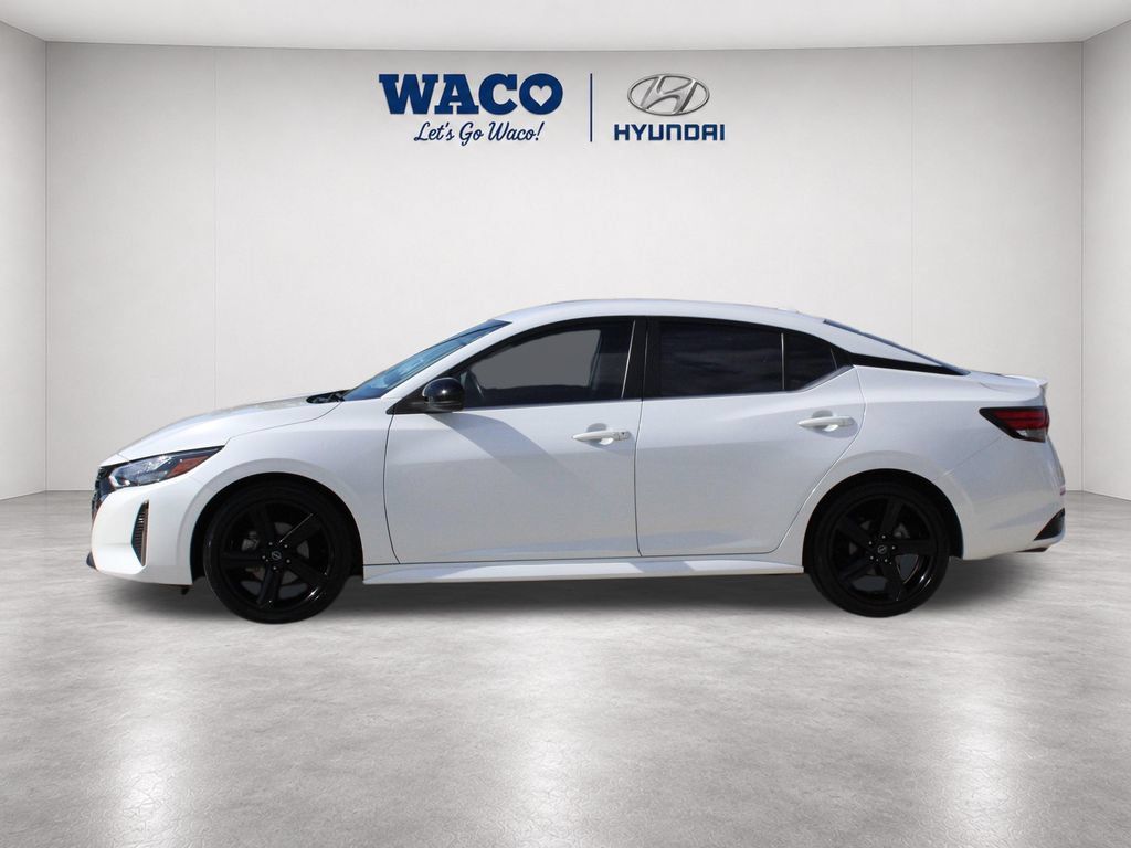 Used 2024 Nissan Sentra SR FWD image 4