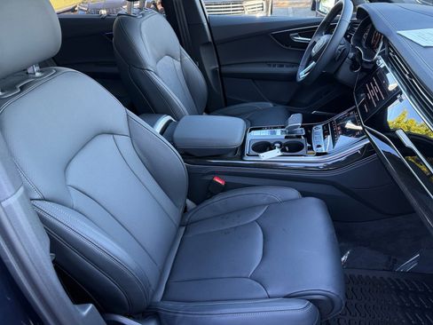 Certified 2025 Audi Q7 3.0T Prestige image 28