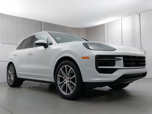 New 2026 Porsche Cayenne image 9