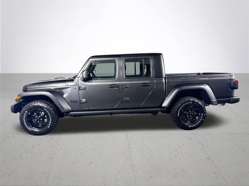 New 2025 Jeep Gladiator Willys image 9