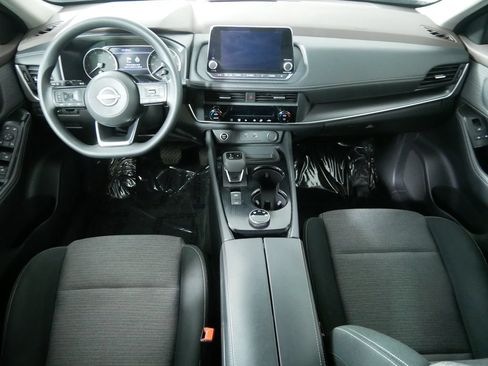 Used 2023 Nissan Rogue SV AWD/4WD image 19
