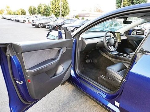 Used 2021 Tesla Model Y Long Range AWD/4WD image 52