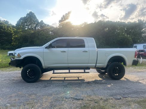 Used 2015 RAM 2500 Laramie AWD/4WD image 5