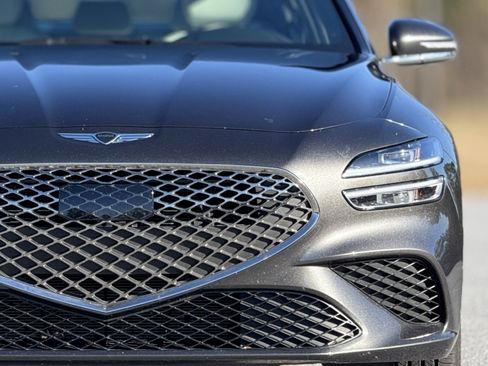 Used 2025 Genesis G70 2.5T image 14