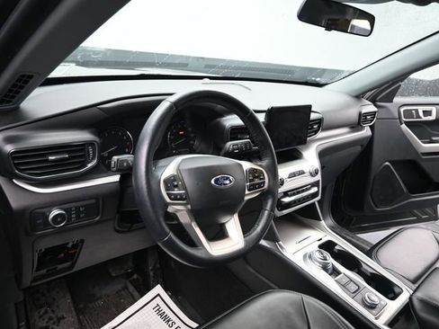 Used 2022 Ford Explorer XLT w/ Equipment Group 202A image 15