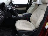 Used 2018 Ford Explorer Platinum image 3