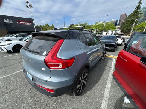 Used 2022 Volvo XC40 P8 Recharge Ultimate AWD/4WD image 6
